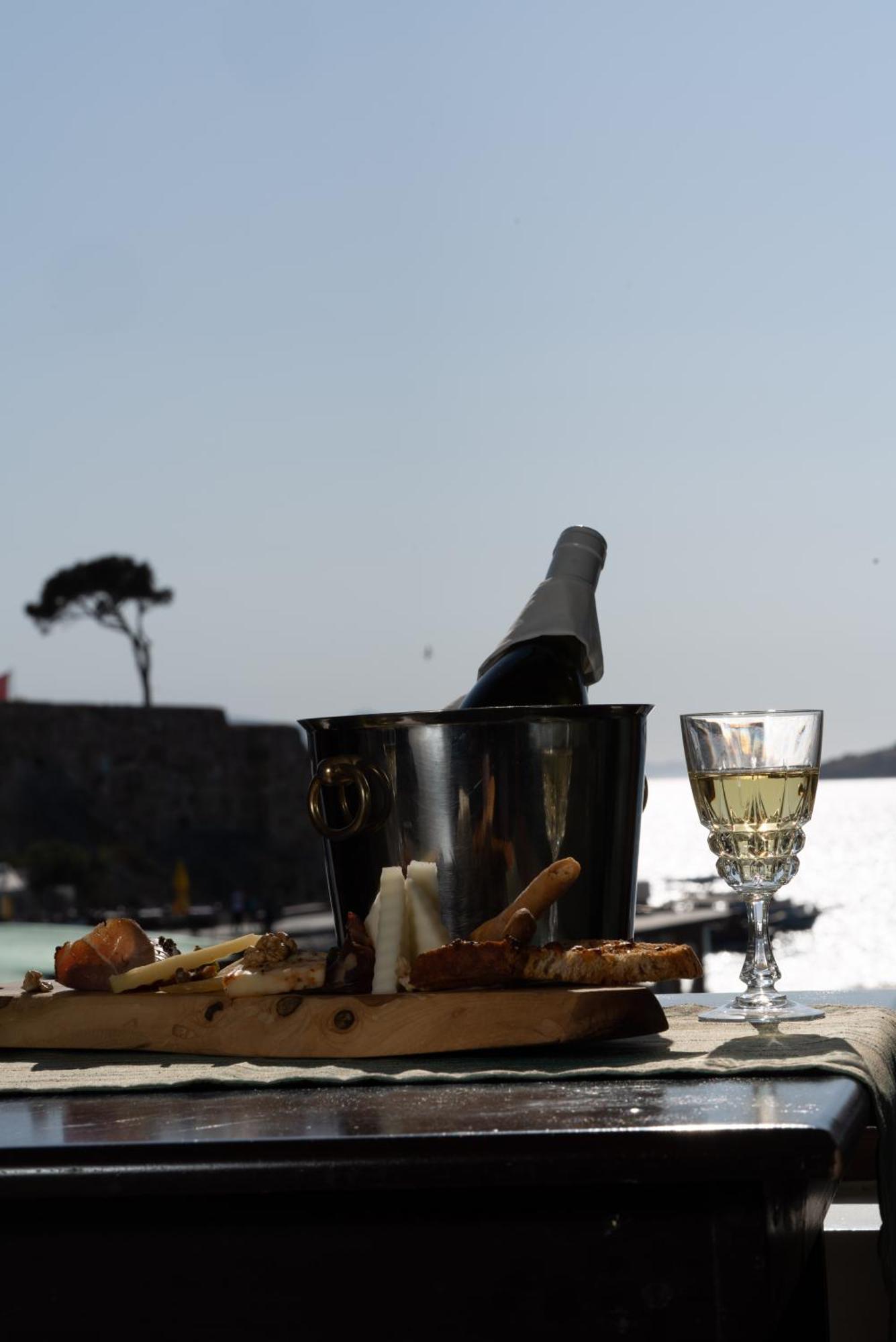 Hotel Karacam Foça Ngoại thất bức ảnh
