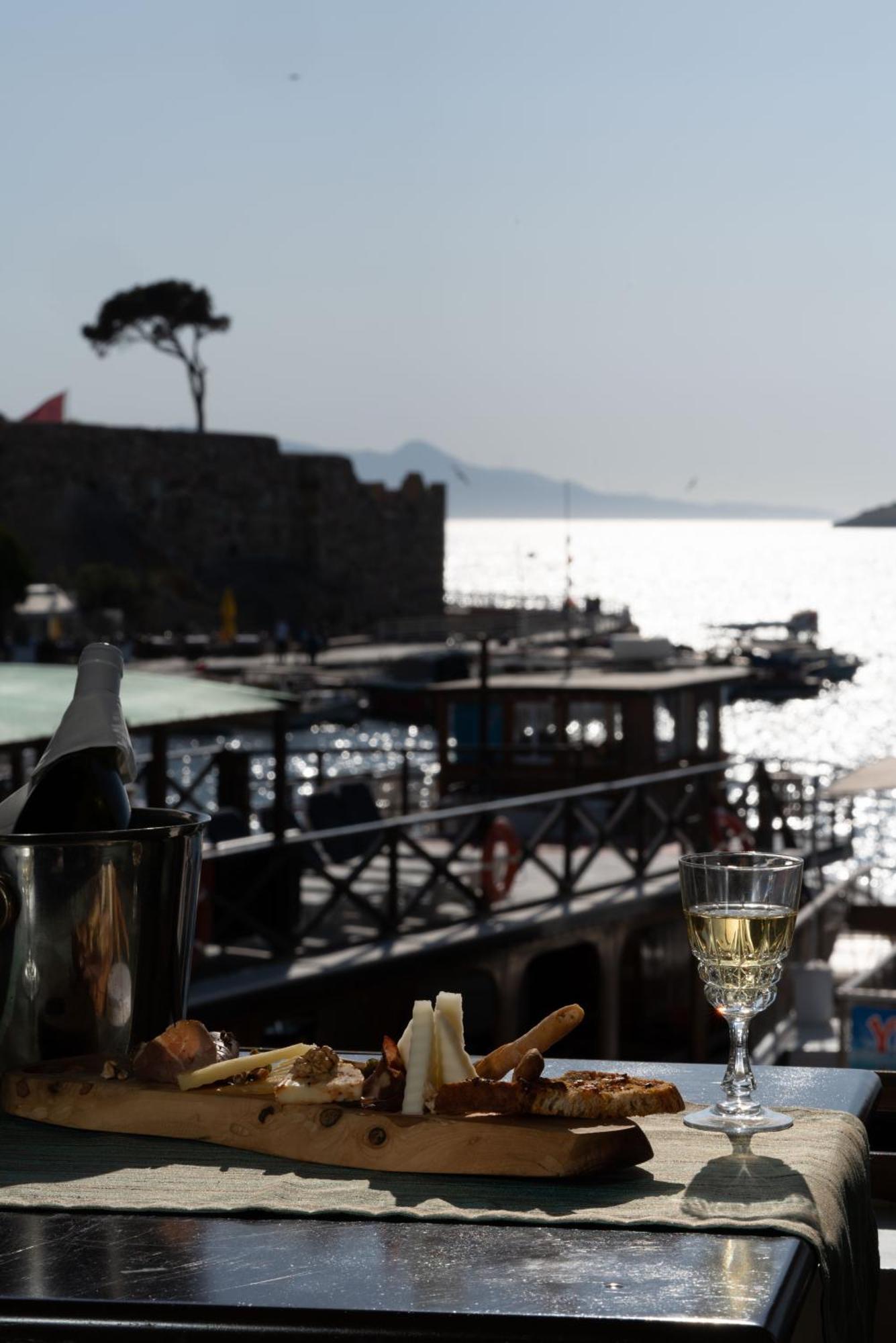Hotel Karacam Foça Ngoại thất bức ảnh