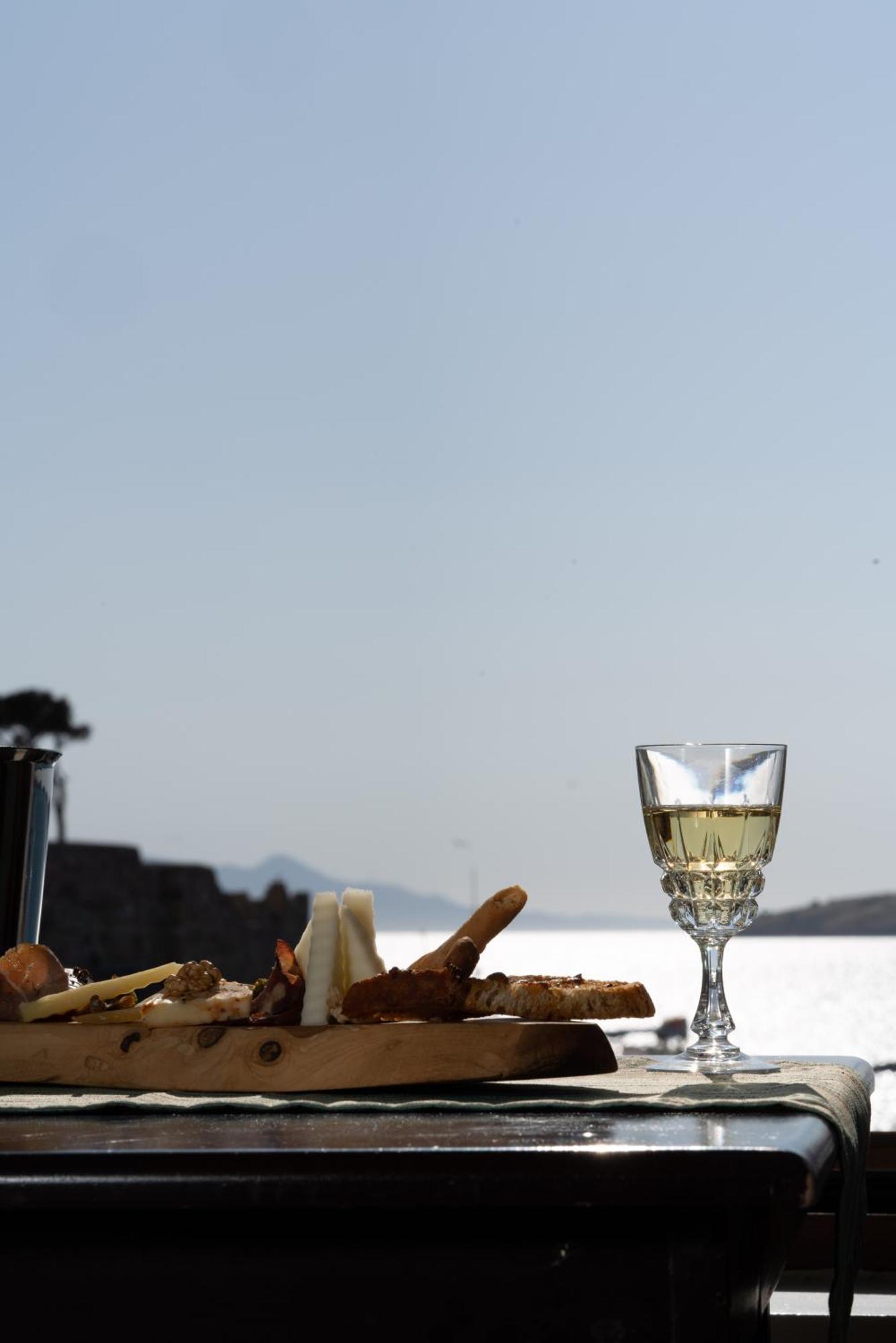 Hotel Karacam Foça Ngoại thất bức ảnh